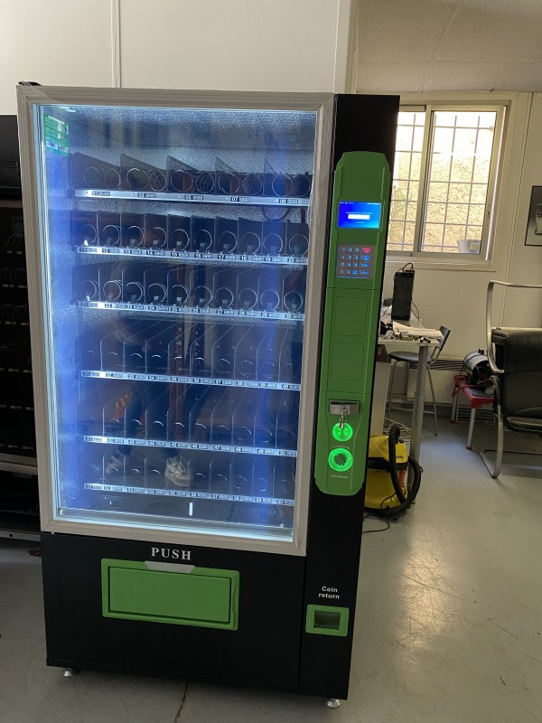 Vente de Distributeurs Automatiques de Boissons et Confiseries Neufs - 60 Choix - J2C Distribution PACA